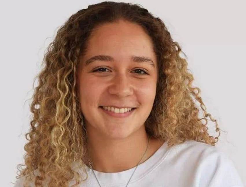 Estudo no exterior: conheça histórias de jovens brasileiras que foram atrás do sonho do diploma internacional