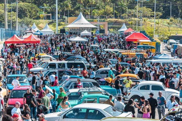 8º Encontro de Carros Antigos de Itapevi traz clássicos automotivos e shows gratuitos