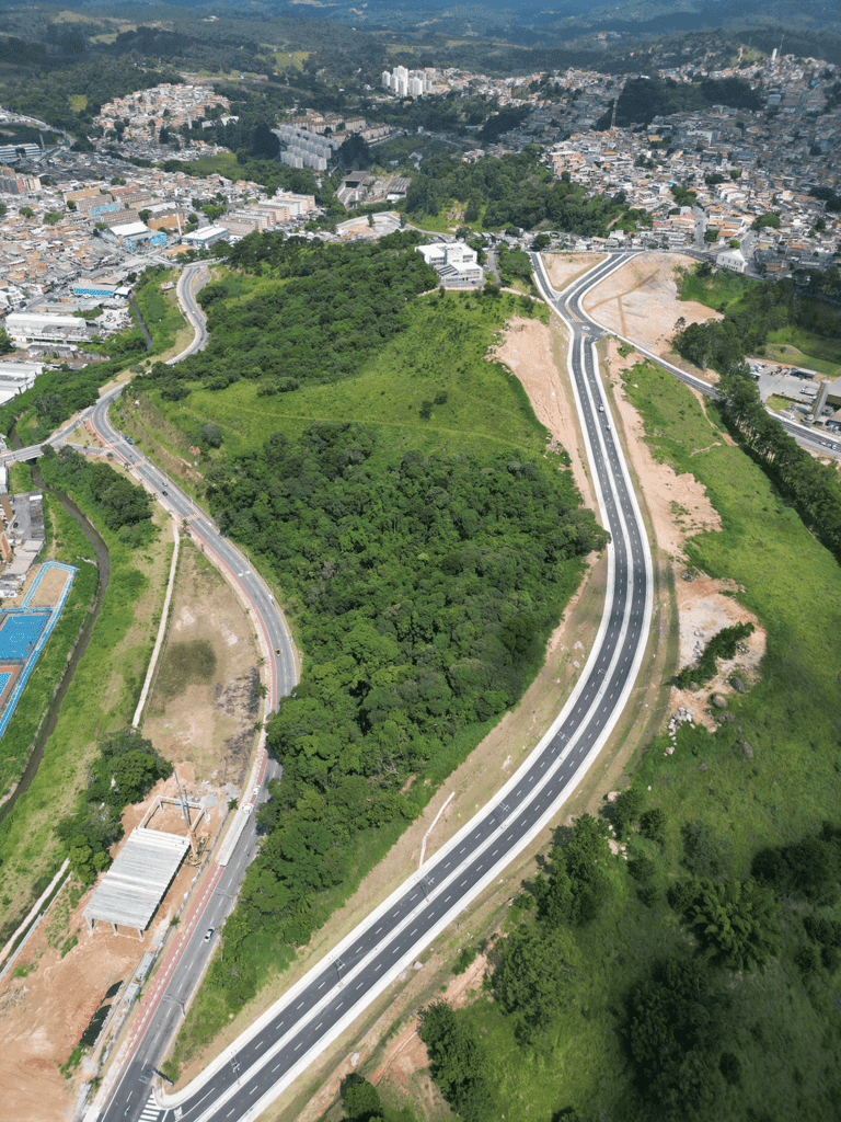 "Itapevi inaugura Avenida dos Três Poderes para melhorar trânsito"