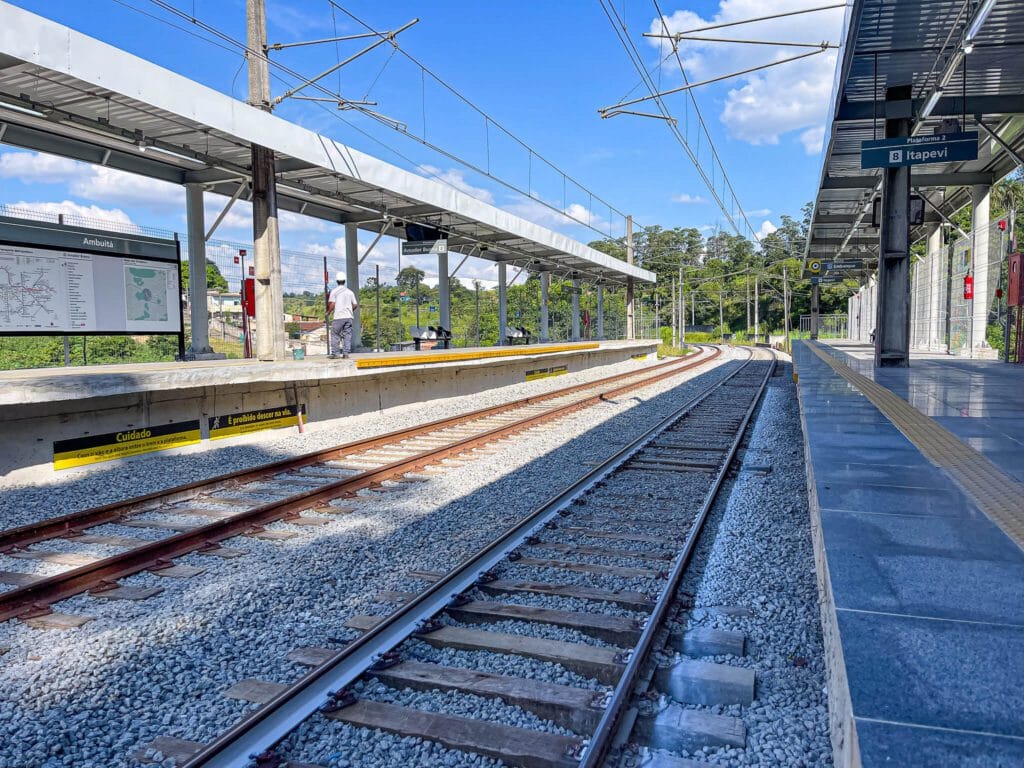 Nova Estação Ambuitá da Linha 8-Diamante é reaberta