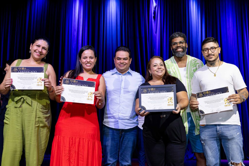 Teco premia educadores de Itapevi por meta no IDEB 2023